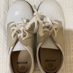Boys shoes